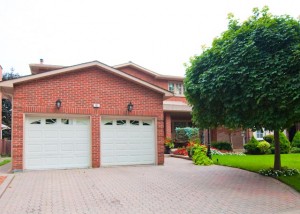 4 bedroom house in Thornhill for sale